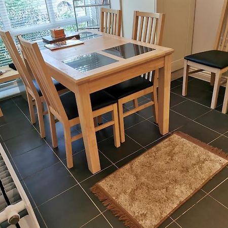 3 Bedroom Home Near Windsor Castle, Legoland, & Heathrow Slough Dış mekan fotoğraf