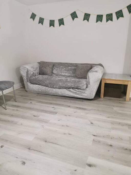 3 Bedroom Home Near Windsor Castle, Legoland, & Heathrow Slough Dış mekan fotoğraf