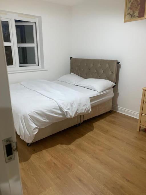 3 Bedroom Home Near Windsor Castle, Legoland, & Heathrow Slough Dış mekan fotoğraf